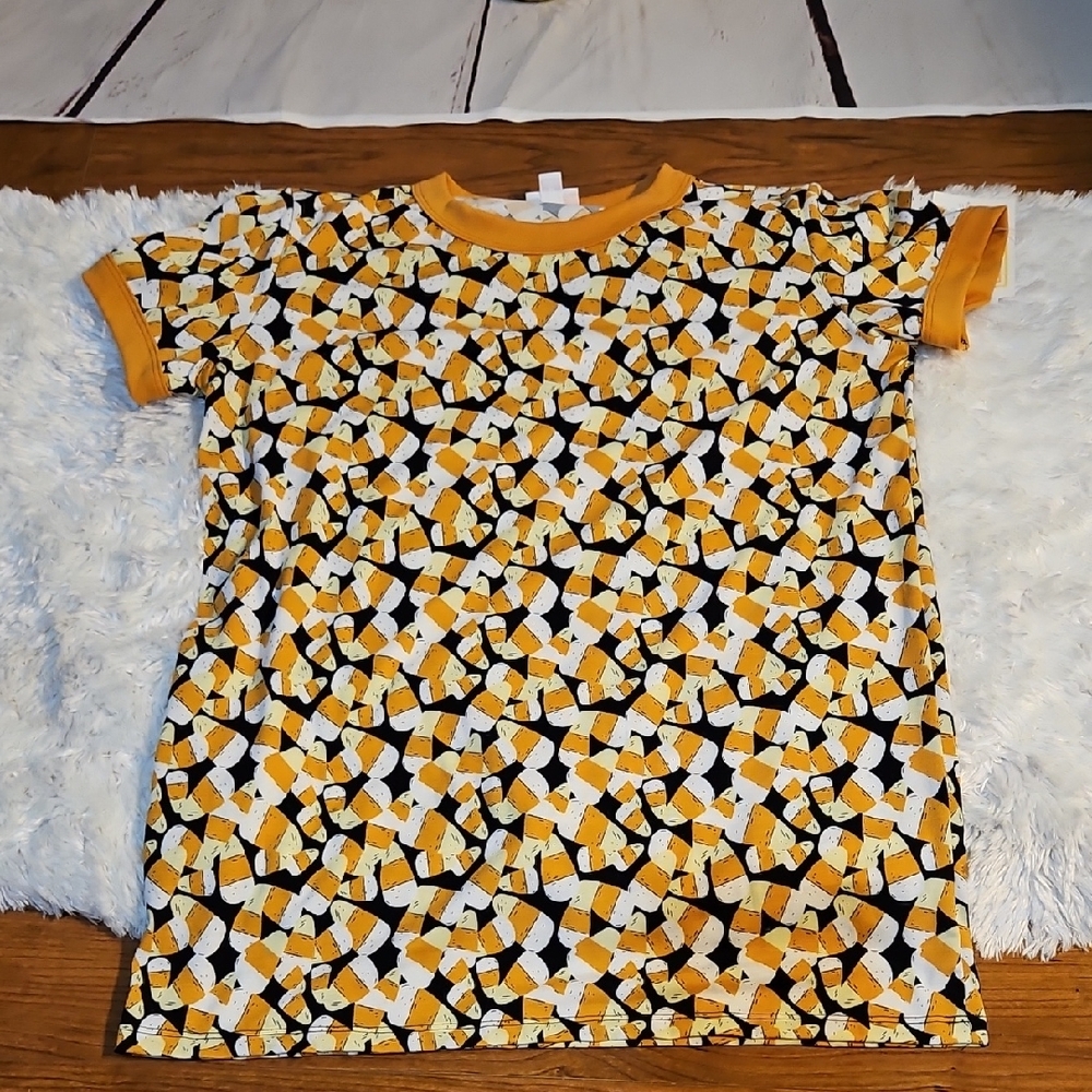 LuLaRoe Halloween Candy Corn Print T-Shirt Top Womens Size Medium‎ M
